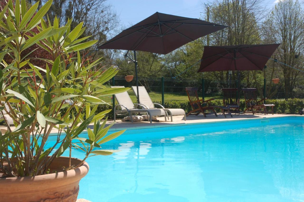 Le Logis Du Pressoir: 18th Century Loire Valley Estate with Heated Pool Les Bois-d'Anjou Exterior photo